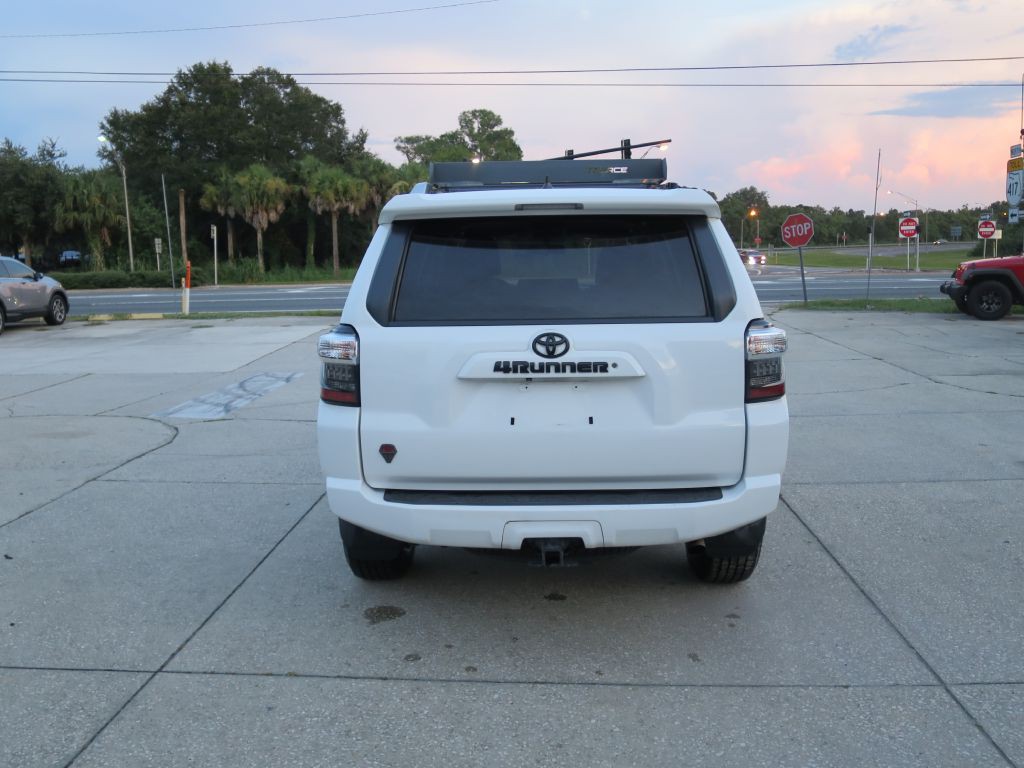 2017 Toyota 4Runner Image 6