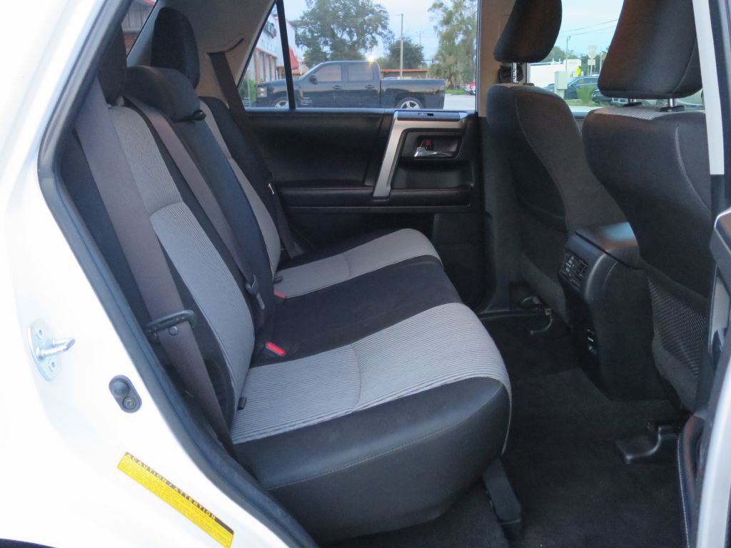 2017 Toyota 4Runner Image 13