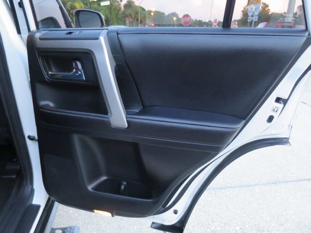 2017 Toyota 4Runner Image 17