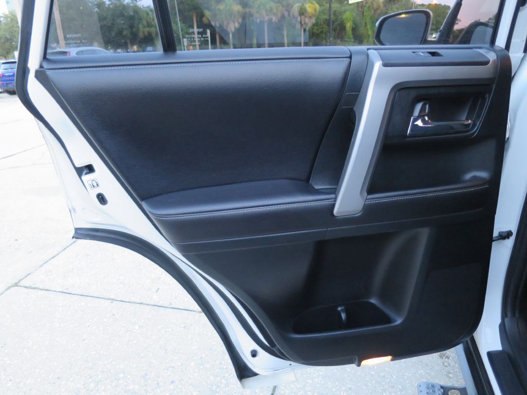 2017 Toyota 4Runner Image 18