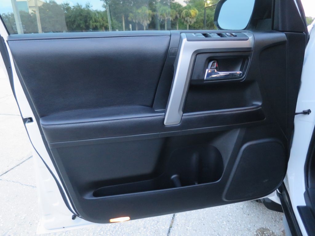 2017 Toyota 4Runner Image 19