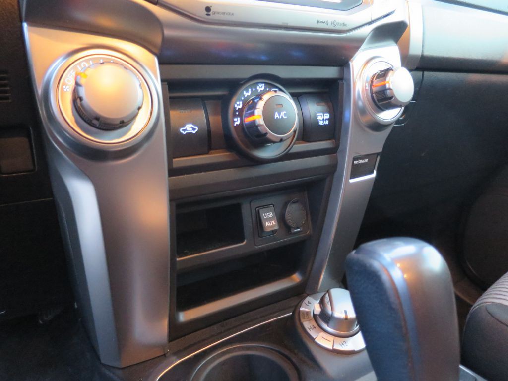 2017 Toyota 4Runner Image 25