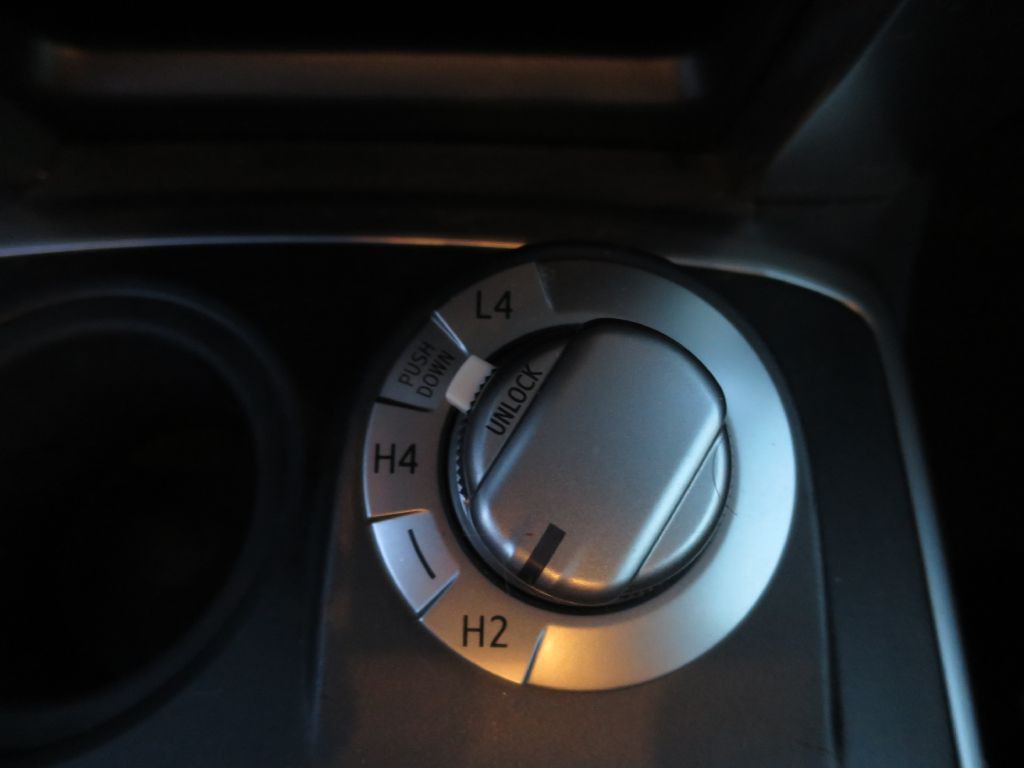 2017 Toyota 4Runner Image 27