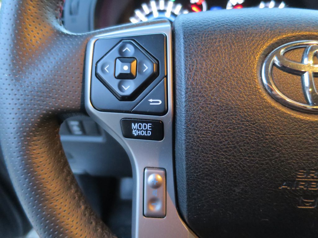 2017 Toyota 4Runner Image 30