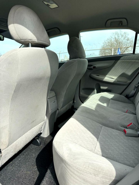 2009 Toyota Corolla Image 28