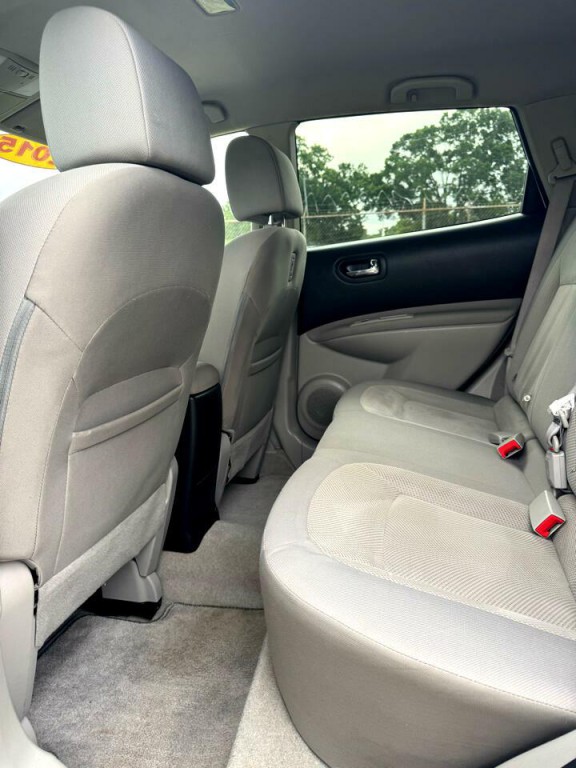 2015 Nissan Rogue Image 10