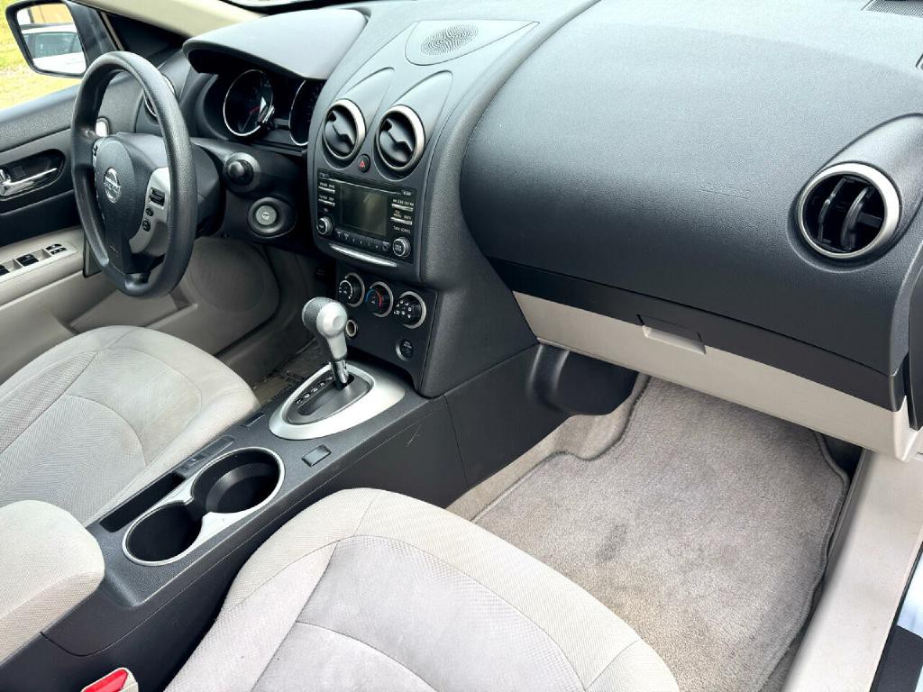 2015 Nissan Rogue Image 17