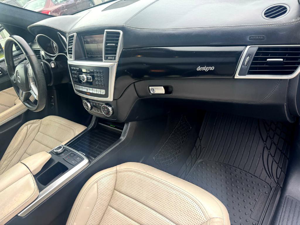2016 Mercedes-Benz GL-Class Image 10