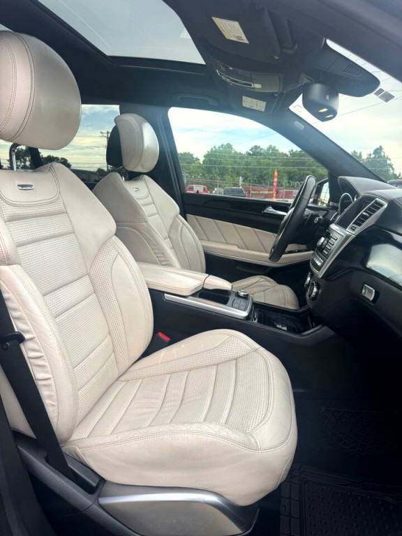 2016 Mercedes-Benz GL-Class Image 19