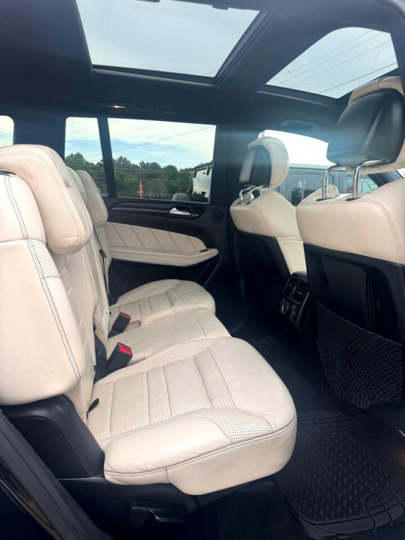 2016 Mercedes-Benz GL-Class Image 23