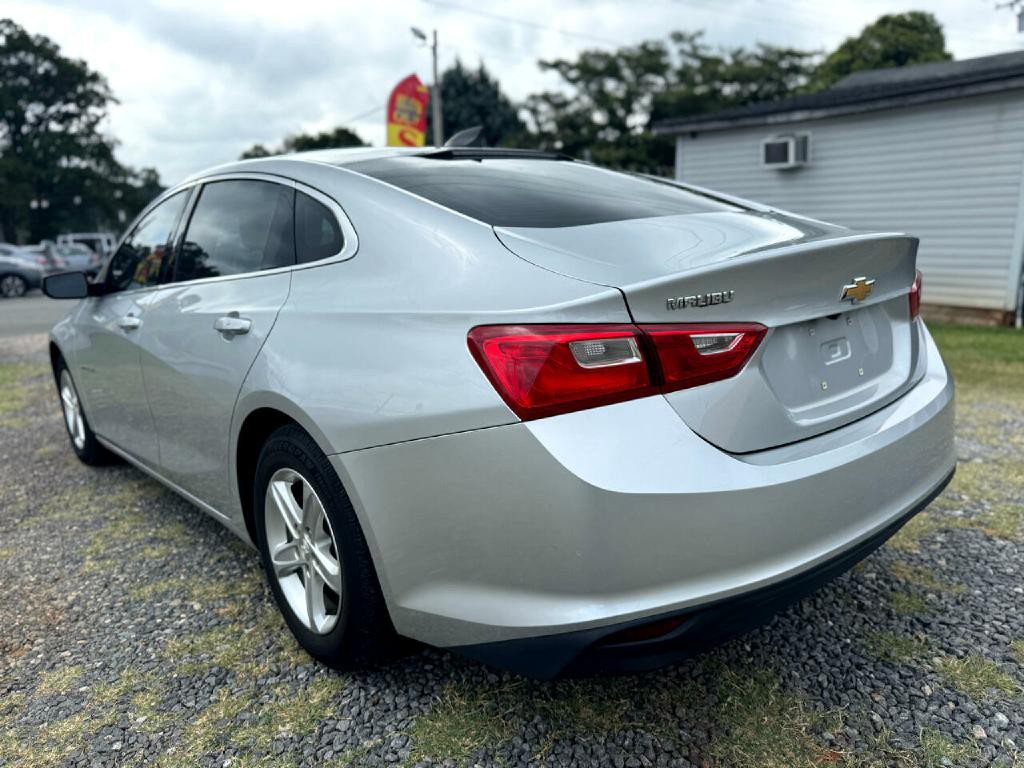 2018 Chevrolet Malibu Image 4