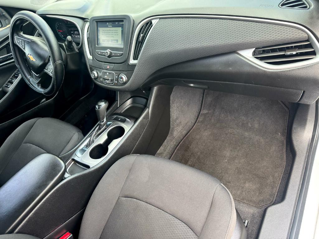 2018 Chevrolet Malibu Image 12