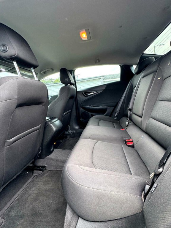 2018 Chevrolet Malibu Image 30