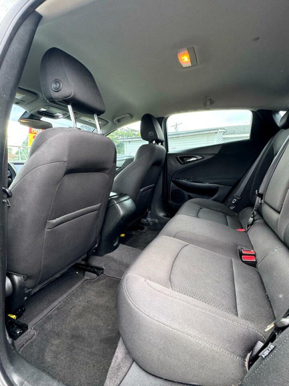 2018 Chevrolet Malibu Image 31