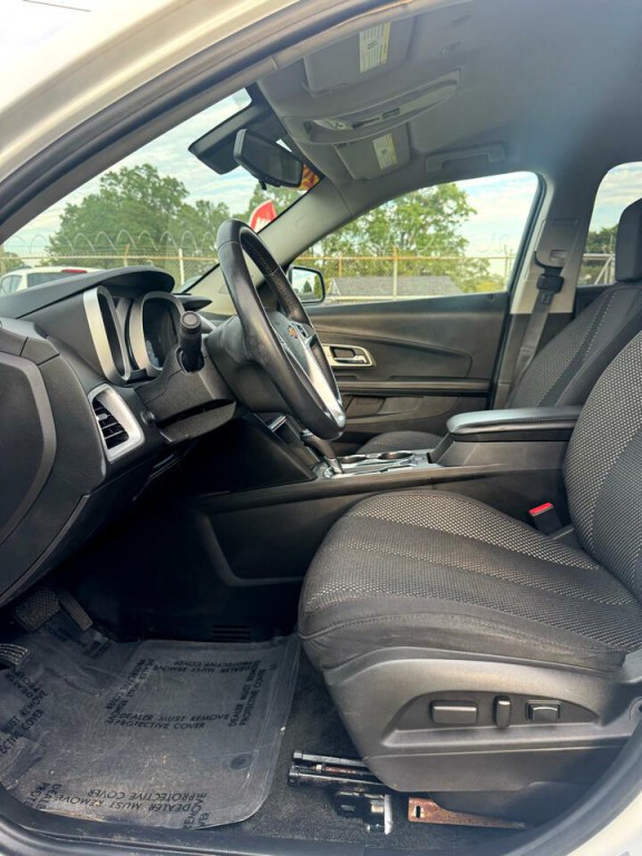 2017 Chevrolet Equinox Image 16