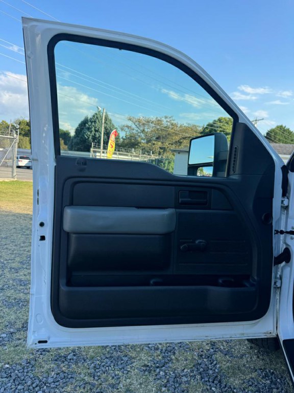 2014 Ford F-150 Image 24