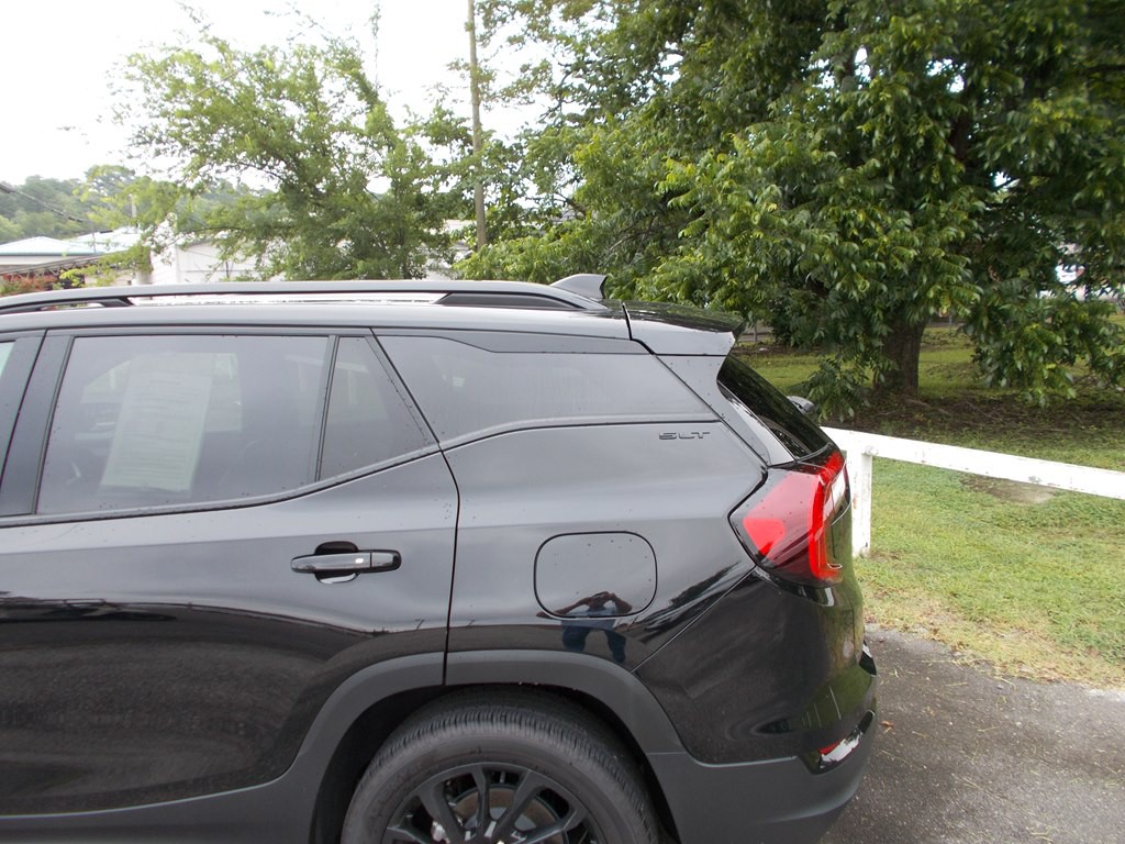 2023 GMC Terrain Image 2