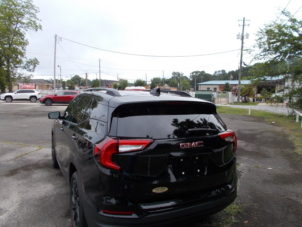 2023 GMC Terrain Image 3
