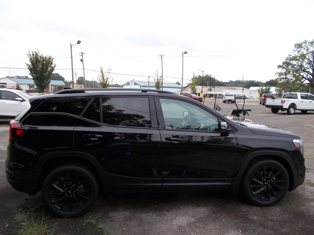 2023 GMC Terrain Image 5