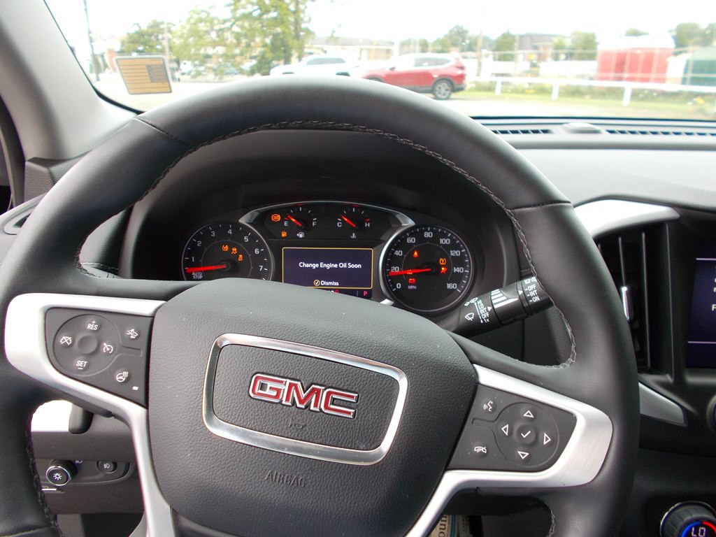 2023 GMC Terrain Image 8