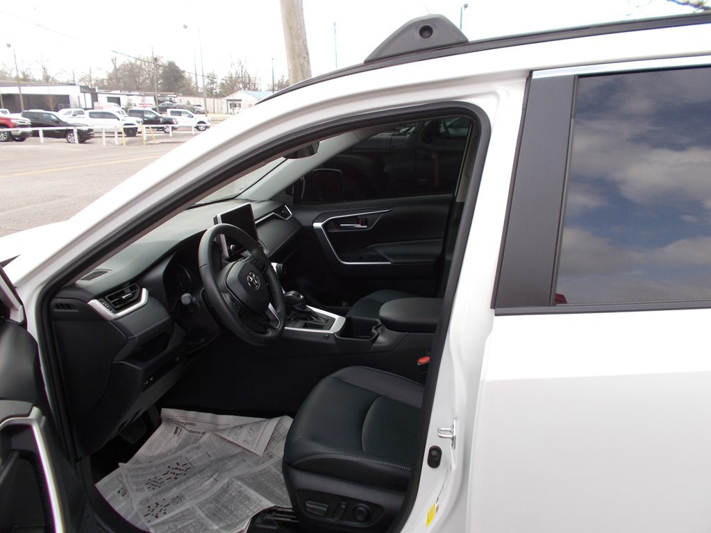 2024 Toyota Rav4 Image 17