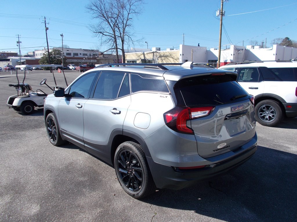 2023 GMC Terrain Image 3