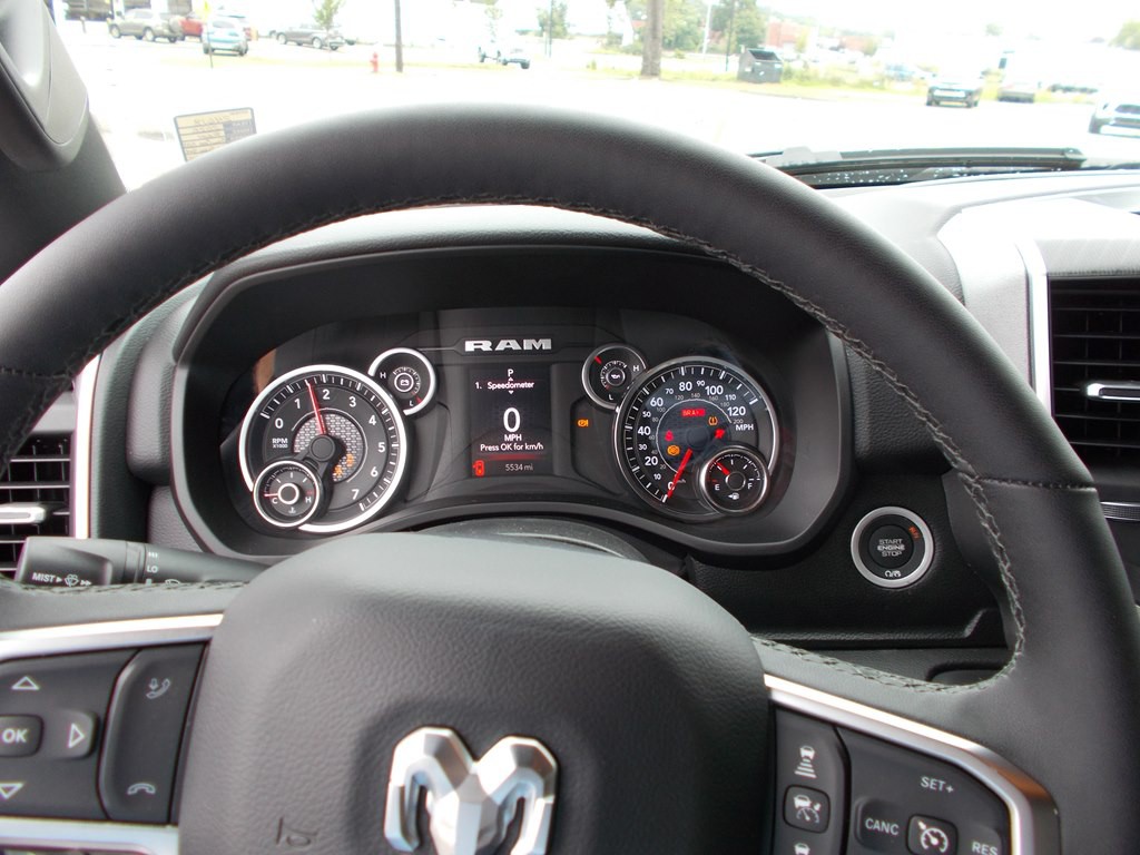 2025 RAM 1500 Image 8