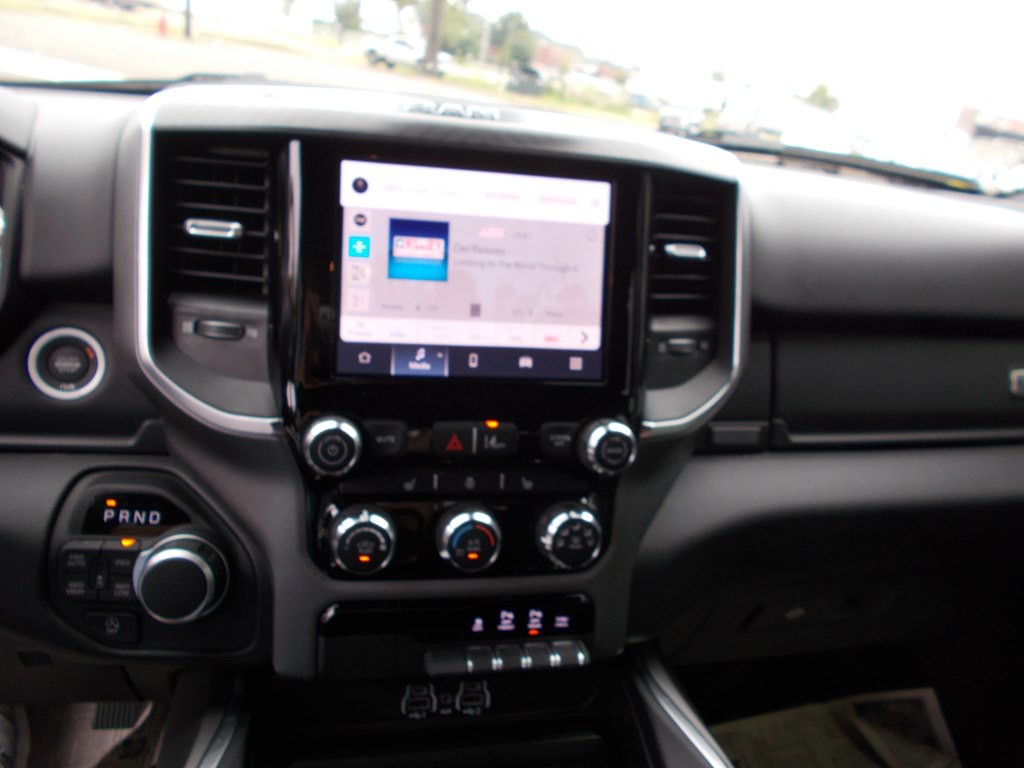 2025 RAM 1500 Image 9