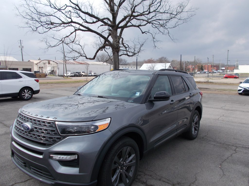 2023 Ford Explorer Image 1