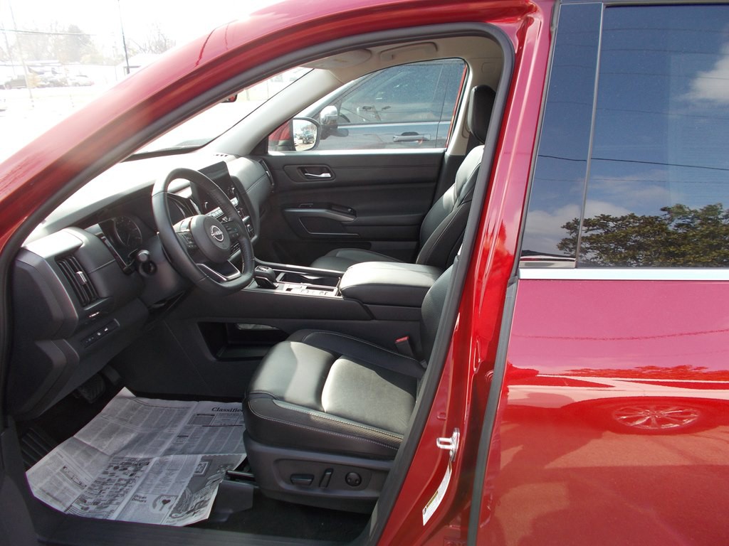 2024 Nissan Pathfinder Image 9