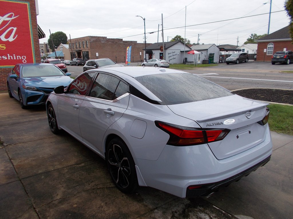 2024 Nissan Altima Image 5