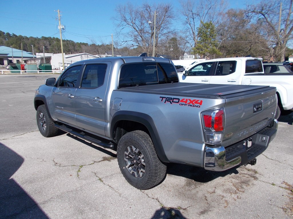 2023 Toyota Tacoma Image 2