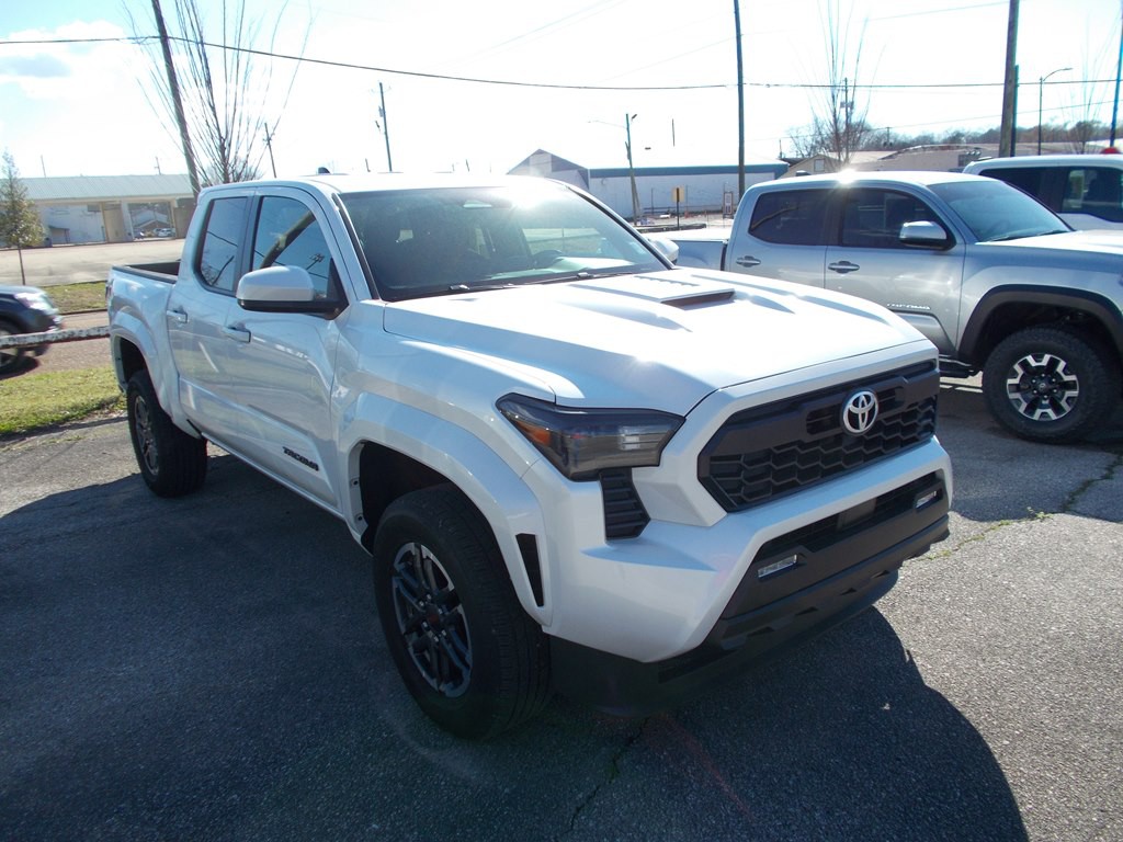 2024 Toyota Tacoma Image 3