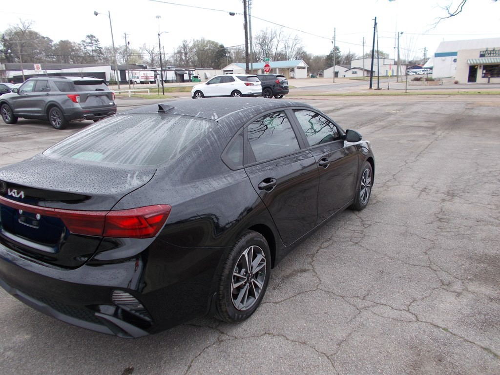 2024 Kia Forte Image 4