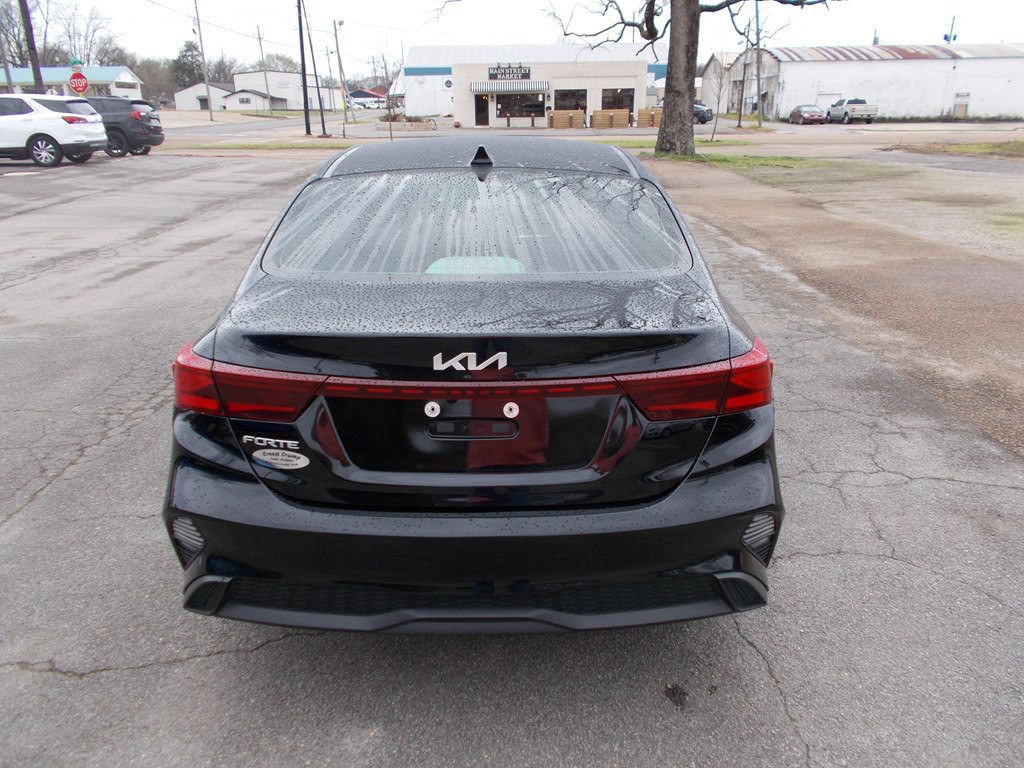2024 Kia Forte Image 5