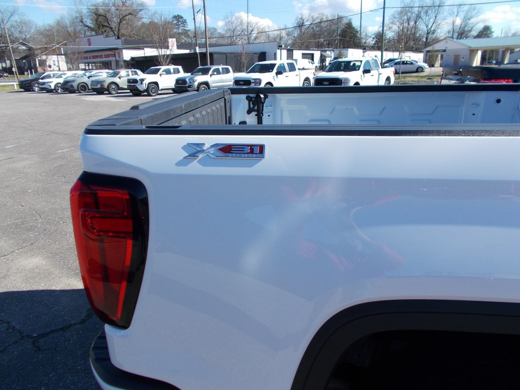 2024 GMC Sierra Image 4