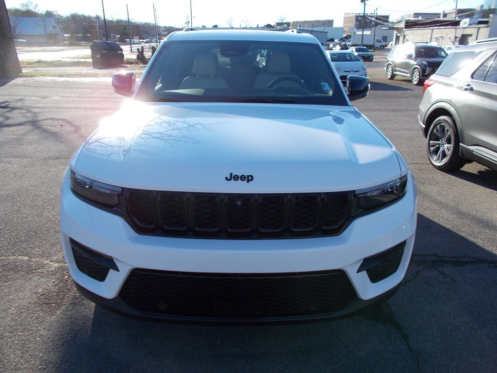 2023 Jeep Grand Cherokee Image 2