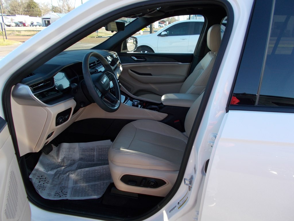 2023 Jeep Grand Cherokee Image 9