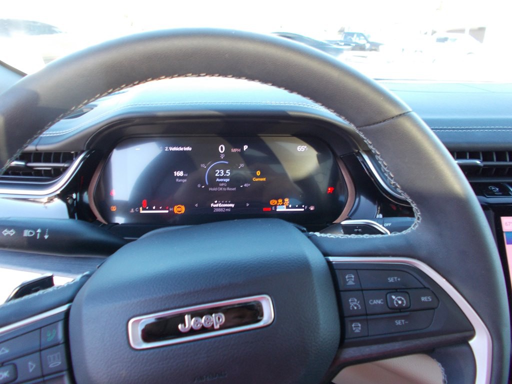 2023 Jeep Grand Cherokee Image 11