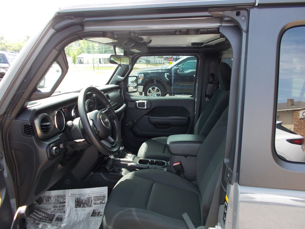 2023 Jeep Wrangler Image 6