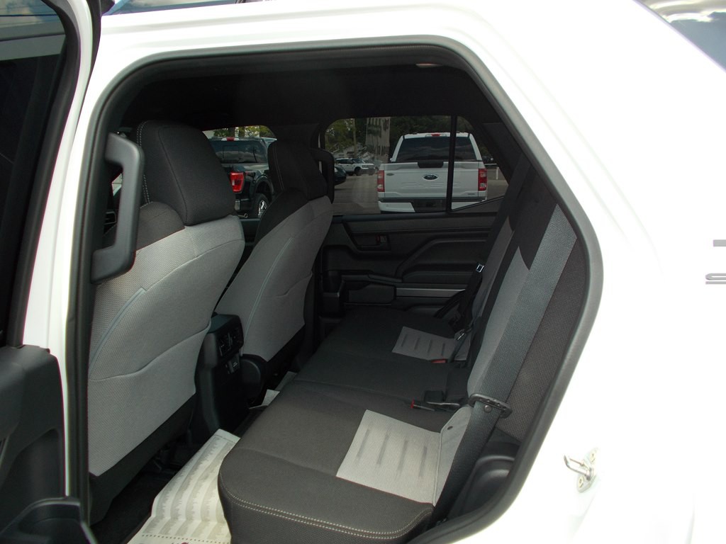 2025 Toyota 4Runner Image 8