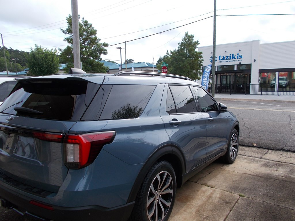 2025 Ford Explorer Image 4