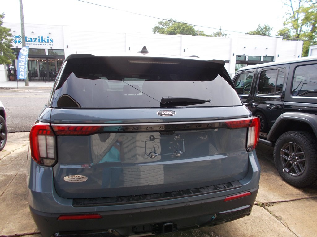 2025 Ford Explorer Image 5
