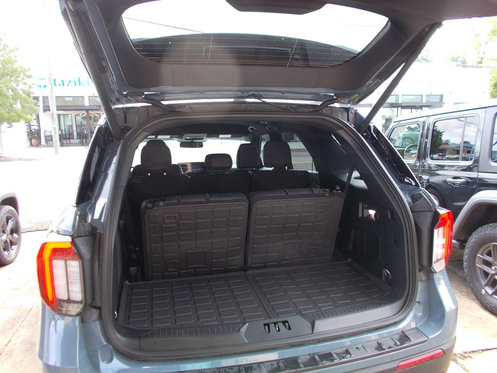 2025 Ford Explorer Image 6