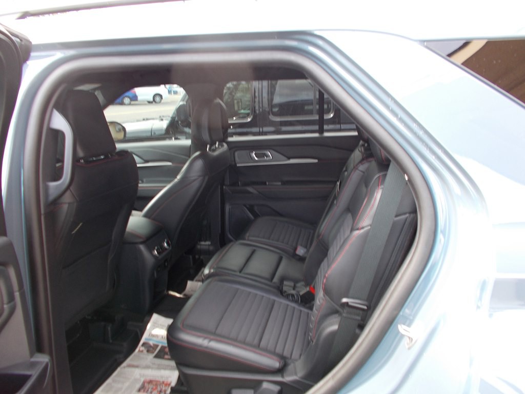 2025 Ford Explorer Image 7