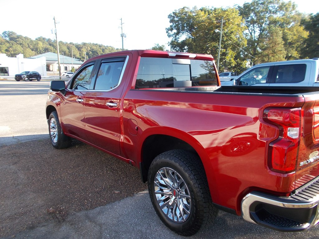 2024 Chevrolet Silverado 1500 Image 2