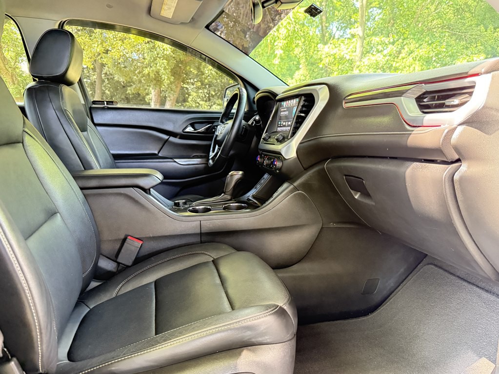 2017 GMC Acadia Image 10