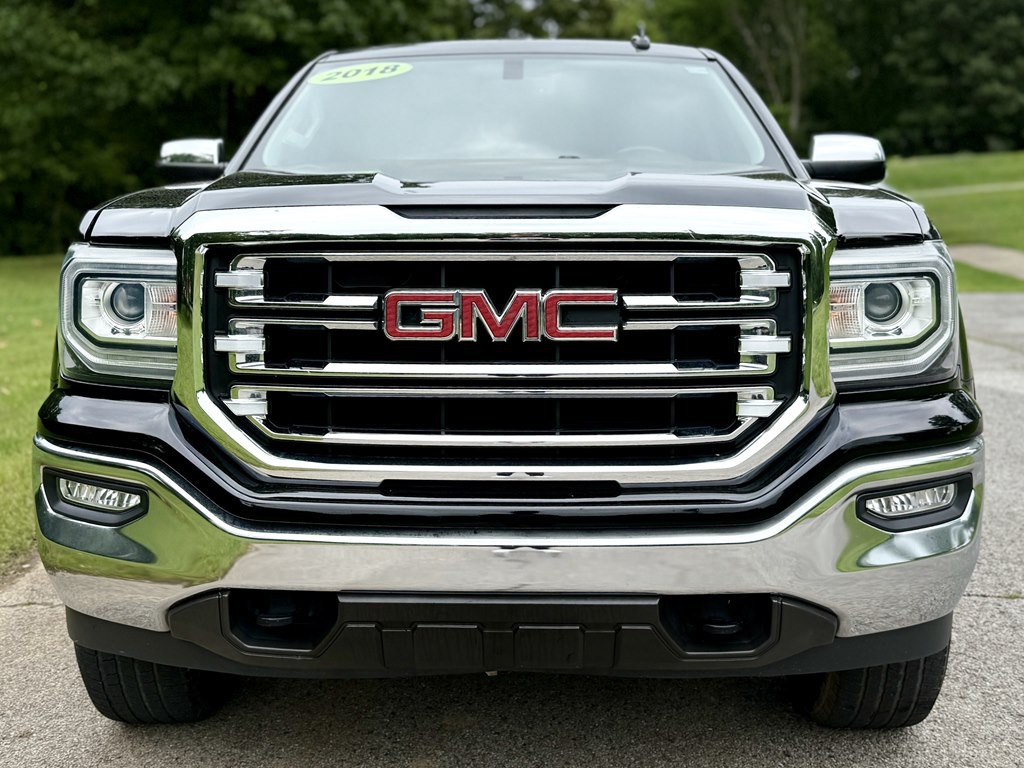 2018 GMC Sierra Image 2