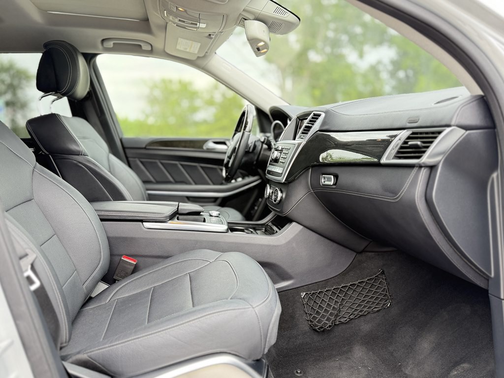 2015 Mercedes-Benz GL-Class Image 10