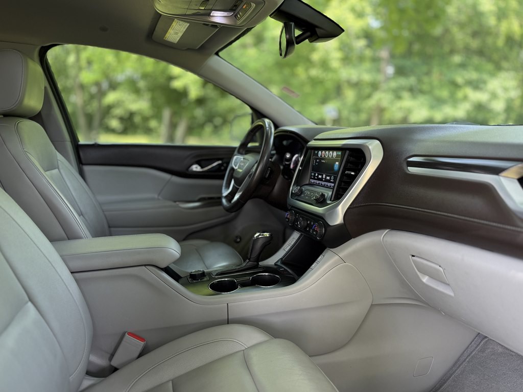 2018 GMC Acadia Image 8